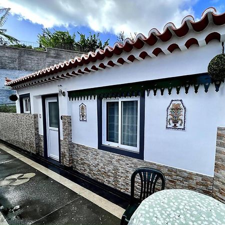 פונשל Modern Minimalist Studio With Essential Comfort מראה חיצוני תמונה